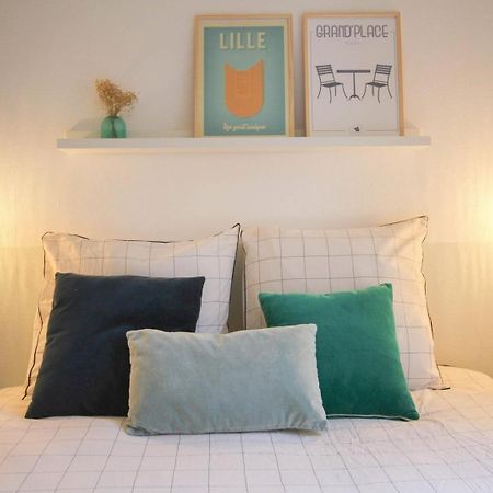 In The Heart Of Old Lille: Rue De La Monnaie Apartment Luaran gambar