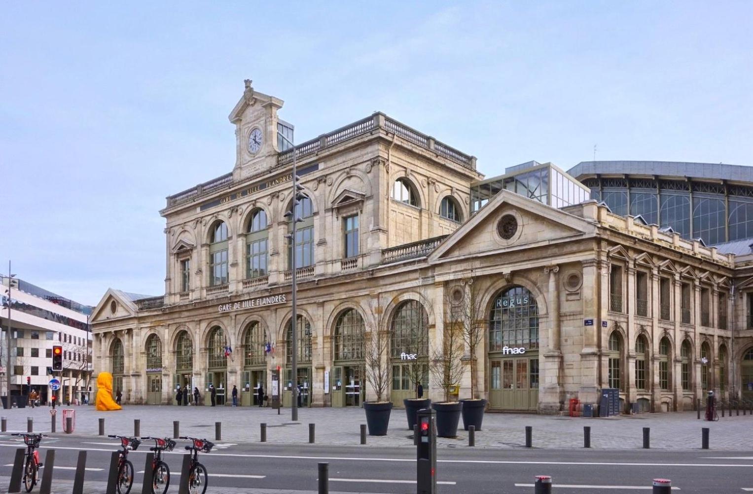 In The Heart Of Old Lille: Rue De La Monnaie Apartment Luaran gambar