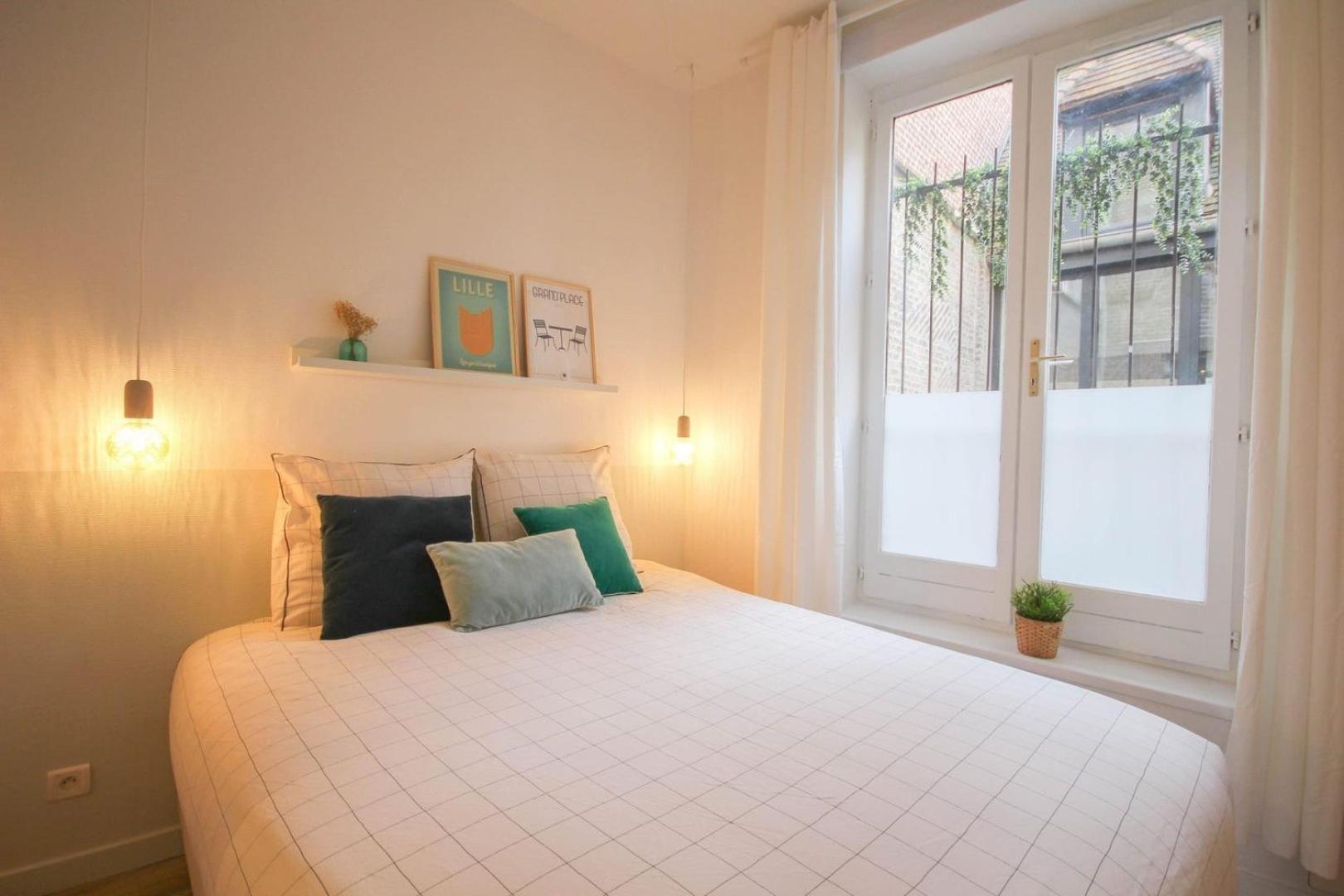 In The Heart Of Old Lille: Rue De La Monnaie Apartment Luaran gambar